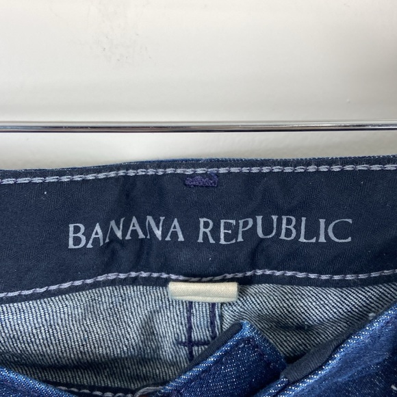 ✨3/$25✨ Banana Republic Dark Wash Jean Shorts - 25R - Picture 4 of 7